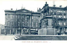 Apsley House and Wellington's Statue