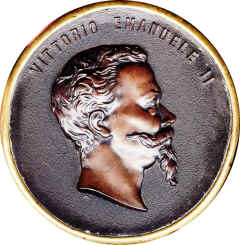 Brown. Shiny back with florid 'BOIS DURCI' mark. Thin brass collar.