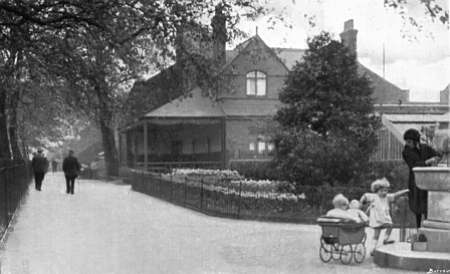 Poplar Recreation Ground in the 1920s. By William Whiffin